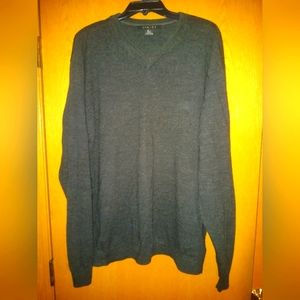 Men's size XLT, Synrgy grey wool Vneck sweater